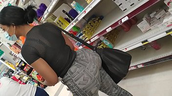 Play Enorme culo de morena muy cachonda