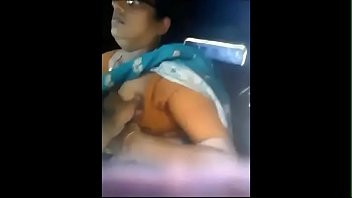 Play Chennai tamil hot aunty showing her boobs in auto