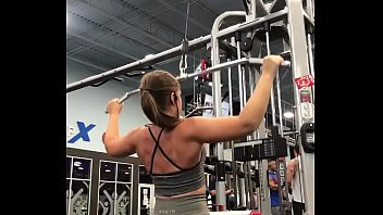 Play Voyeur tanga gym 3