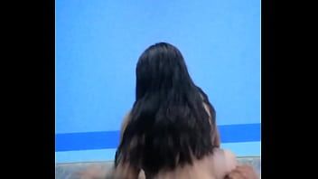Play Short married nalgona fucking her in the air, she asked me to take off the condom