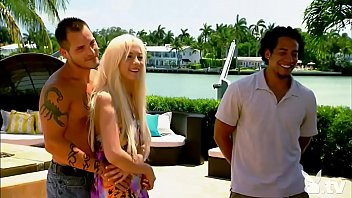 Play Derek,Taya, Brannon and Lana have a Foursome