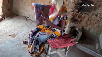 Play Desi sexy Bhoji's saree fucked on the bed best Indian sex video real desi sex hindi dirty audio