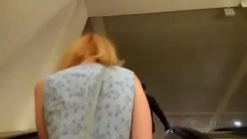Play Espiando debajo de la falda de una maestra (Para mucho mas porno Voyeur: www.todovoyeur.com)