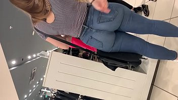 Play Juicy UK Teen pawg in jeans