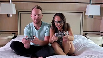 Play Holly y su pasion por los videojuegos.....anales