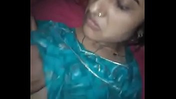 Play Punjabi bhabhi explored by small brother