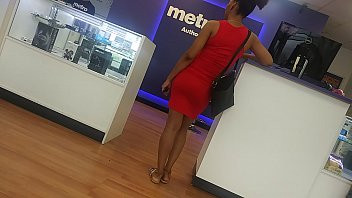 Play Sexy petite redbone ass in red dress