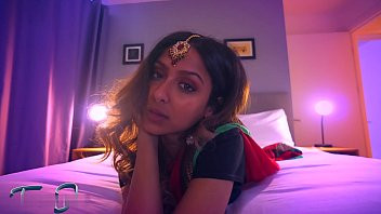 Play Sexy bhabhi in saree stripping. full video link = 