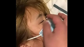Play 我的超嫩大学生00后女友 今天过生日被我灌醉了