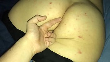 Play Je doigte ma mère dans son sommeil, ELLE SE RÉVEILLE